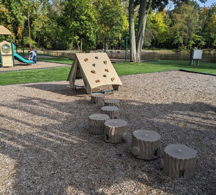 Huff Park Playground (Montvale,&nbspNJ)